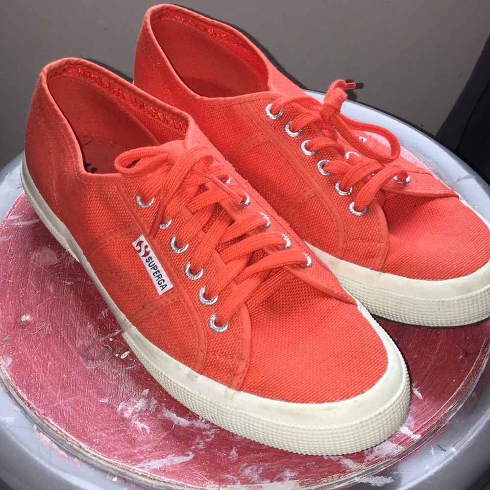 Orange Supergas.